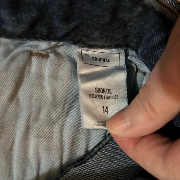 Express- size 14-medium blue denim Shortie Low Rise shorts with raw cuffs. - Picture 3 of 3